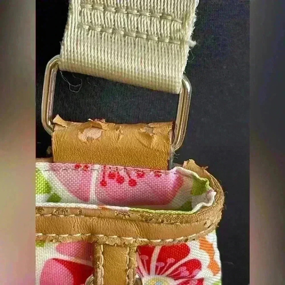 Lily Bloom Crossbody Floral Bag - Picture 4 of 5